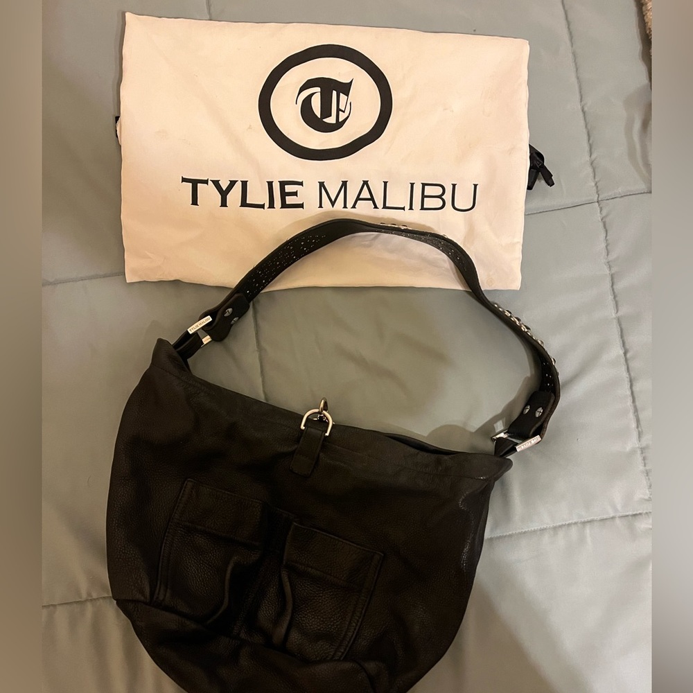 Women’s Tylie Malibu purse, gently used